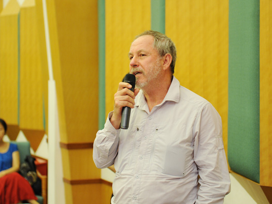 现场听众提问 现场听众提问