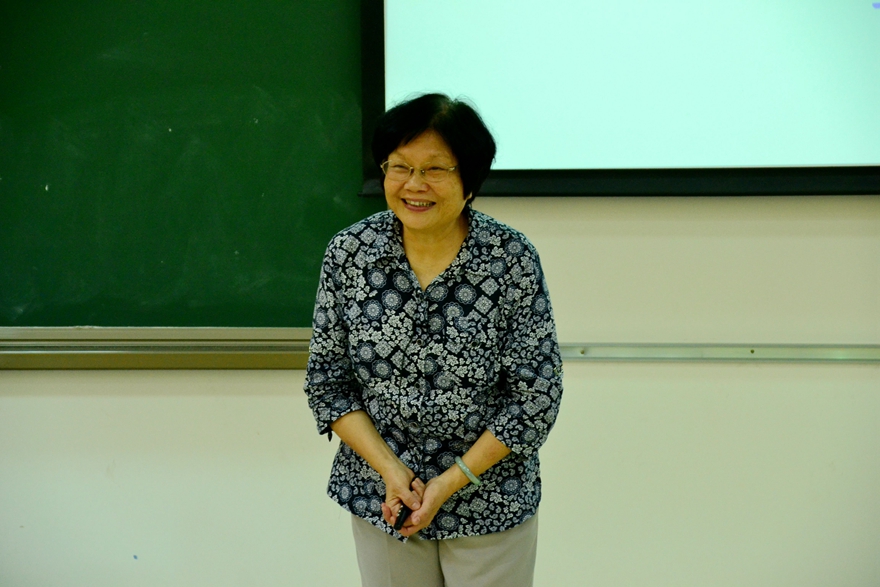 彭小川侃侃而谈